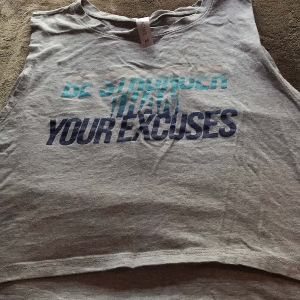 Gray workout crop top. (Guru active)
